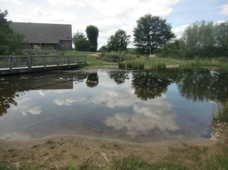 Rees : Bergswick, Wahrsmannshof, Außenanlage, Blick über die Teichanlage